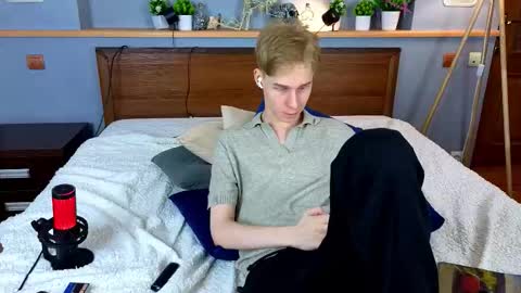 Snapshot of toxicpassion chatting on 02-21-26, 11:00 Max online show from 02-21-26, 11:00