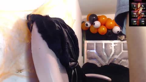 toxca69 online show from 10-19-25, 06:36