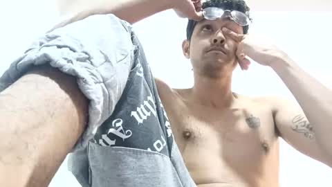 Snapshot of toy_sweet chatting on 06-24-26, 01:26 Xander online show from 06-24-26, 01:26