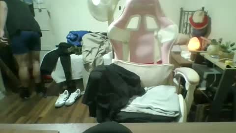 Snapshot of toyboysquirt chatting on 04-26-26, 06:00 toyboysquirt online show from 04-26-26, 06:00