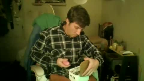 Snapshot of toyboysquirt chatting on 05-11-26, 07:03 toyboysquirt online show from 05-11-26, 07:03