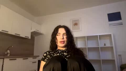 Snapshot of tracithetford chatting on 07-14-26, 06:24 Alex3 online show from 07-14-26, 06:24