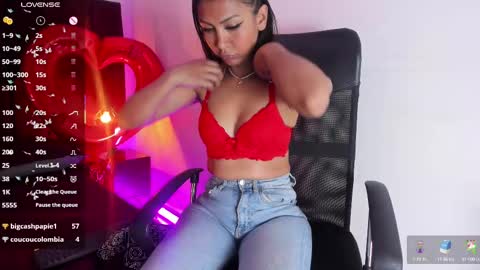 Snapshot of tracy_lambo chatting on 02-18-25, 10:27 tracy online show from 02-18-25, 10:27