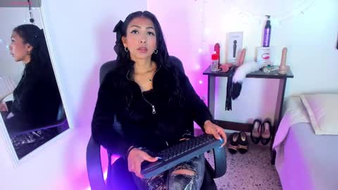 tracy online show from 10-13-25, 01:22