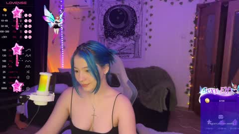 Snapshot of traharaaa chatting on 01-01-25, 10:13 Ariana and Erik online show from 01-01-25, 10:13