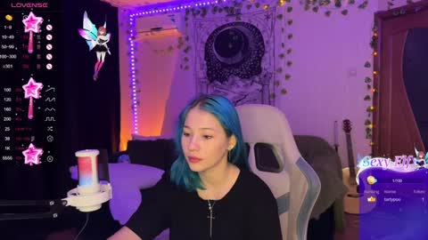 Snapshot of traharaaa chatting on 01-02-25, 08:13 Ariana and Erik online show from 01-02-25, 08:13
