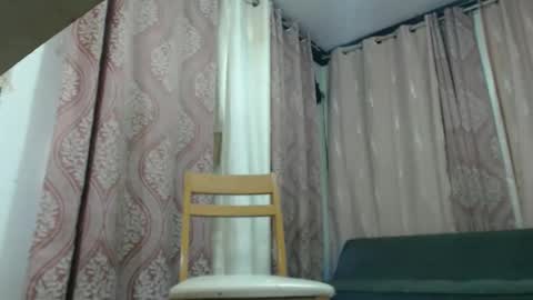 Snapshot of trans_angkul chatting on 10-05-25, 12:42 Gigi online show from 10-05-25, 12:42