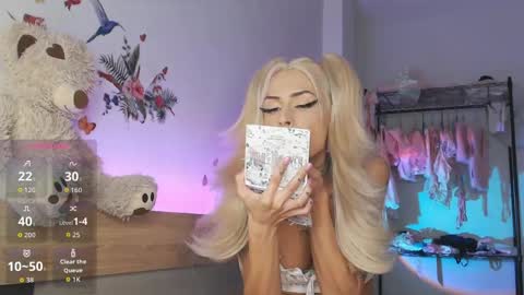 Snapshot of trans_ballerina chatting on 05-29-26, 09:24 trans ballerina online show from 05-29-26, 09:24