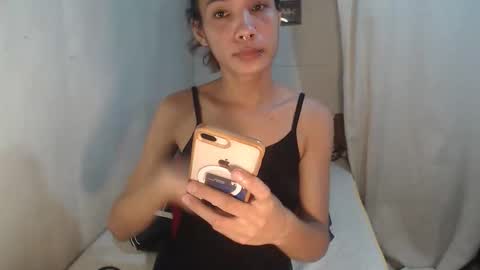 Snapshot of trans_vivamax69 chatting on 03-18-26, 04:59 Amor THUMBS-UP ME online show from 03-18-26, 04:59