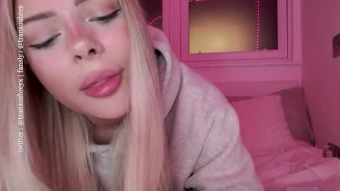 aubrey 3 online show from 09-27-25, 07:41