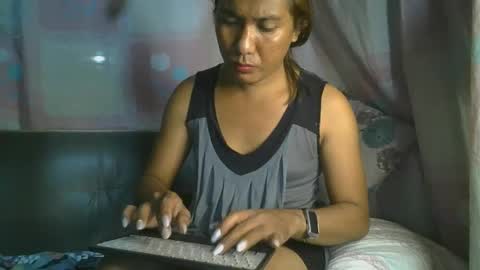 transhottie28 online show from 02-05-25, 10:19