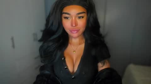 Snapshot of transnextdoor_ chatting on 12-24-24, 03:38 ALMIGHTY GODDESS VALENTINA online show from 12-24-24, 03:38
