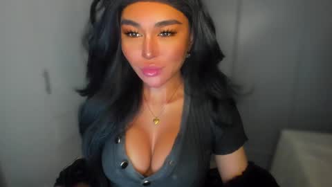 Snapshot of transnextdoor_ chatting on 12-27-24, 09:11 ALMIGHTY GODDESS VALENTINA online show from 12-27-24, 09:11