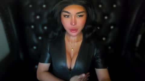 Snapshot of transnextdoor_ chatting on 01-05-25, 08:31 ALMIGHTY GODDESS VALENTINA online show from 01-05-25, 08:31
