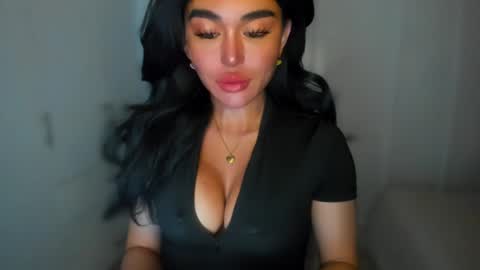 Snapshot of transnextdoor_ chatting on 01-08-25, 12:49 ALMIGHTY GODDESS VALENTINA online show from 01-08-25, 12:49