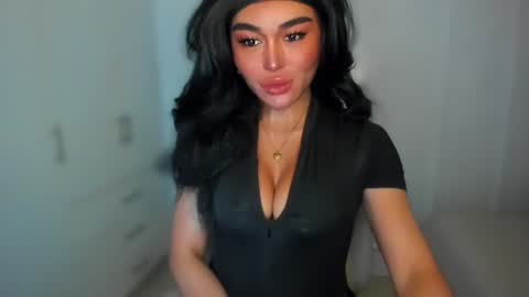 Snapshot of transnextdoor_ chatting on 01-08-25, 08:07 ALMIGHTY GODDESS VALENTINA online show from 01-08-25, 08:07