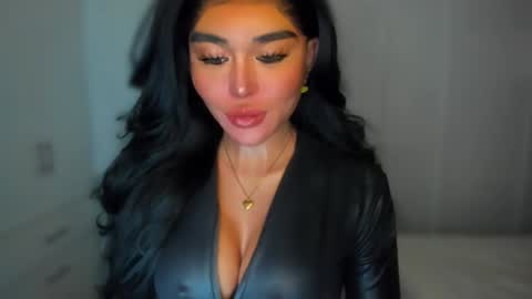Snapshot of transnextdoor_ chatting on 01-15-25, 01:20 ALMIGHTY GODDESS VALENTINA online show from 01-15-25, 01:20