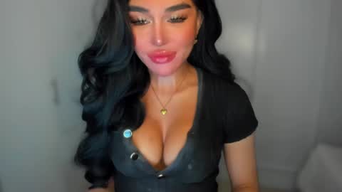Snapshot of transnextdoor_ chatting on 01-16-25, 07:10 ALMIGHTY GODDESS VALENTINA online show from 01-16-25, 07:10