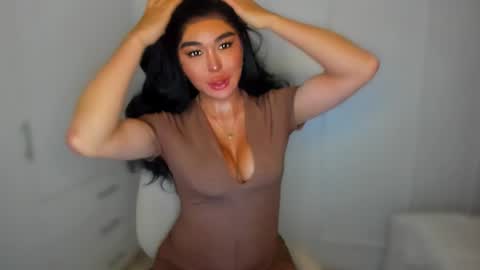 Snapshot of transnextdoor_ chatting on 01-22-25, 11:53 ALMIGHTY GODDESS VALENTINA online show from 01-22-25, 11:53