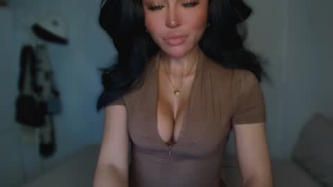 Snapshot of transnextdoor_ chatting on 02-26-25, 01:32 ALMIGHTY GODDESS VALENTINA online show from 02-26-25, 01:32