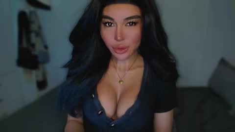 Snapshot of transnextdoor_ chatting on 03-05-25, 05:18 ALMIGHTY GODDESS VALENTINA online show from 03-05-25, 05:18