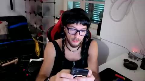 Snapshot of travanale chatting on 09-17-25, 08:16 travanale online show from 09-17-25, 08:16