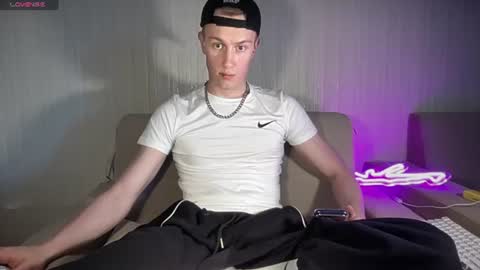 Travis online show from 06-19-26, 09:02