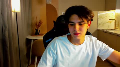 Snapshot of travisrivas chatting on 03-26-26, 03:01 travisrivas online show from 03-26-26, 03:01