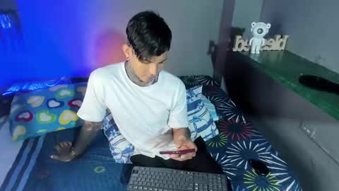 TRAV - INDEPENDENT MODEL online show from 09-08-25, 11:26