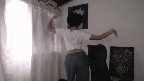 Emily online show from 05-02-26, 06:46