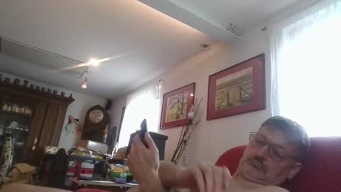 trebgeis1 online show from 10-31-25, 01:01