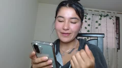 Snapshot of trebol_4 chatting on 04-17-26, 08:01 trebol_4 online show from 04-17-26, 08:01