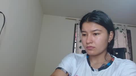 Snapshot of trebol_4 chatting on 05-10-26, 05:29 trebol_4 online show from 05-10-26, 05:29