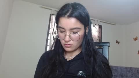 Snapshot of trebol_4 chatting on 05-22-26, 06:35 trebol_4 online show from 05-22-26, 06:35