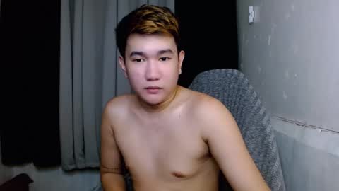 Snapshot of trebz_01 chatting on 05-10-26, 05:12 trebz_01 online show from 05-10-26, 05:12
