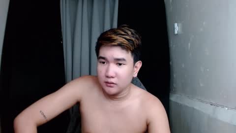Snapshot of trebz_01 chatting on 05-11-26, 05:24 trebz_01 online show from 05-11-26, 05:24