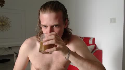 Sarah And Jon online show from 12-03-24, 03:30