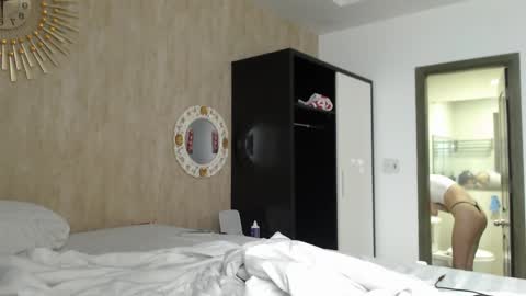 Sarah And Jon online show from 12-05-24, 02:42