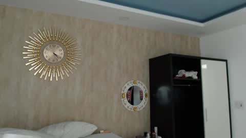 Sarah And Jon online show from 12-27-24, 03:09