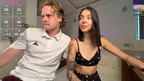 Snapshot of treezyny chatting on 12-21-25, 05:58 Sarah And Jon online show from 12-21-25, 05:58