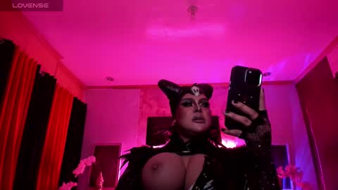 Jade online show from 12-10-24, 11:43