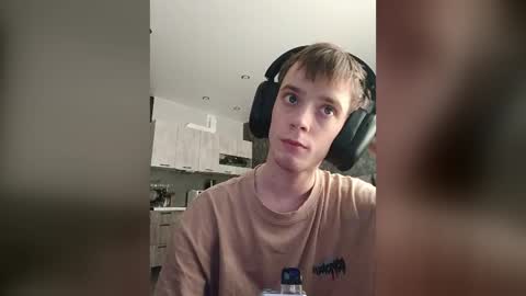 Snapshot of treska11 chatting on 05-18-26, 05:02 Treska online show from 05-18-26, 05:02