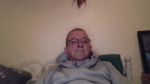 Snapshot of trev8331 chatting on 12-21-25, 11:06 Fe-fi-fo-fum online show from 12-21-25, 11:06