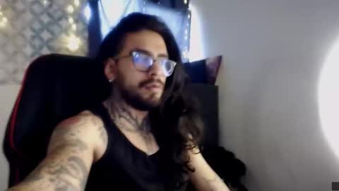 Snapshot of trevor_hilton_ chatting on 09-14-25, 03:22 trevor online show from 09-14-25, 03:22