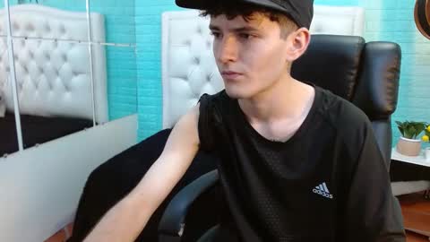 Snapshot of trevor_mob chatting on 03-16-26, 07:29 trevor_mob online show from 03-16-26, 07:29