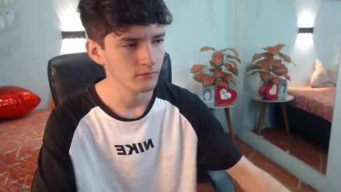 Snapshot of trevor_mob chatting on 03-29-26, 01:33 trevor_mob online show from 03-29-26, 01:33