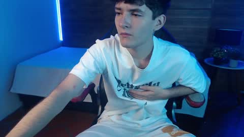 Snapshot of trevor_mob chatting on 04-01-26, 10:40 trevor_mob online show from 04-01-26, 10:40