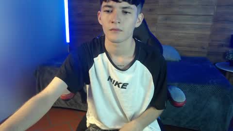 Snapshot of trevor_mob chatting on 04-08-26, 07:47 trevor_mob online show from 04-08-26, 07:47