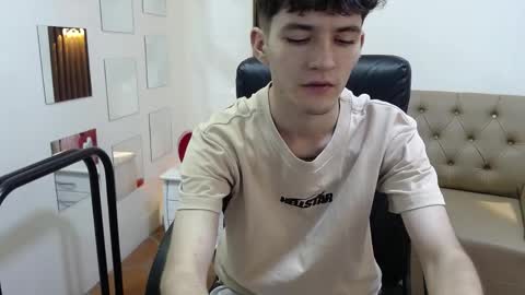 Snapshot of trevor_mob chatting on 04-09-26, 05:51 trevor_mob online show from 04-09-26, 05:51