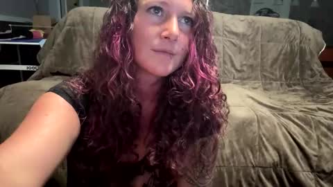 Snapshot of trevsmommy626 chatting on 05-17-26, 02:09 trevsmommy626 online show from 05-17-26, 02:09